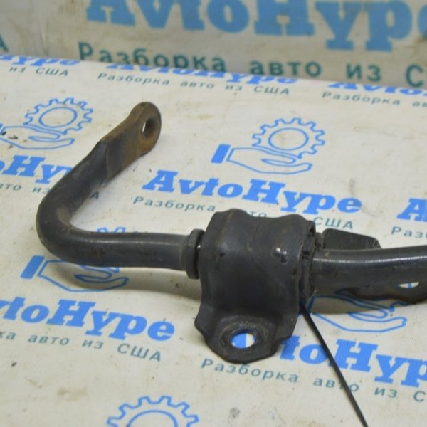 Скоба крепления заднего стабилизатора левая Toyota Highlander 20- верх 48832-0E210