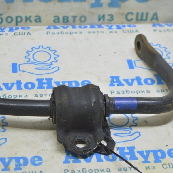 Скоба крепления заднего стабилизатора правая Toyota Highlander 20- верх 48832-0E210