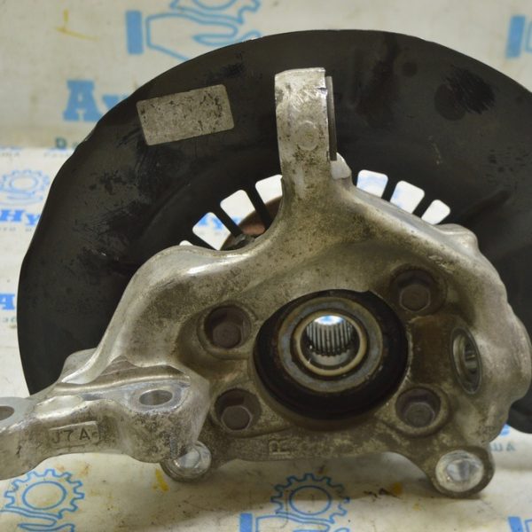 Цапфа передняя правая Toyota Highlander 20- (01) 43201-0E010