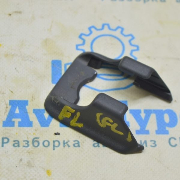 Накладка салазки водительского сиденья перед лев Toyota Highlander 20- черн 72123-47060