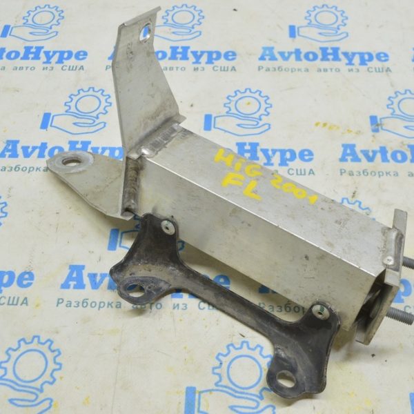 Клык нижнего усилителя переднего бампера левый Toyota Highlander 20- 52103-0E010