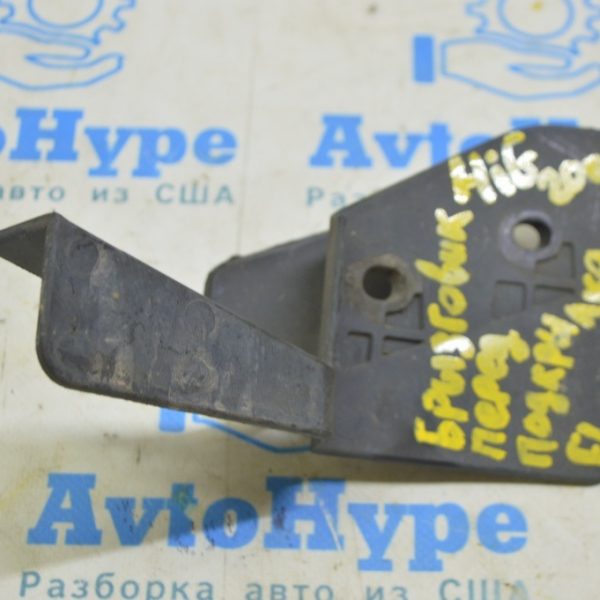 Брызговик заднего подкрылка левый Toyota Highlander 20- 58588-0E050