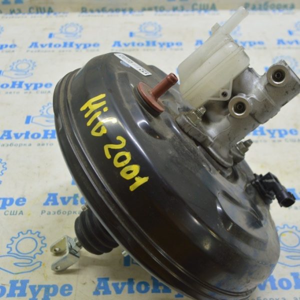 Главный тормозной цилиндр с бачком Toyota Highlander 20- 2.4t, 3.5 47201-0E040