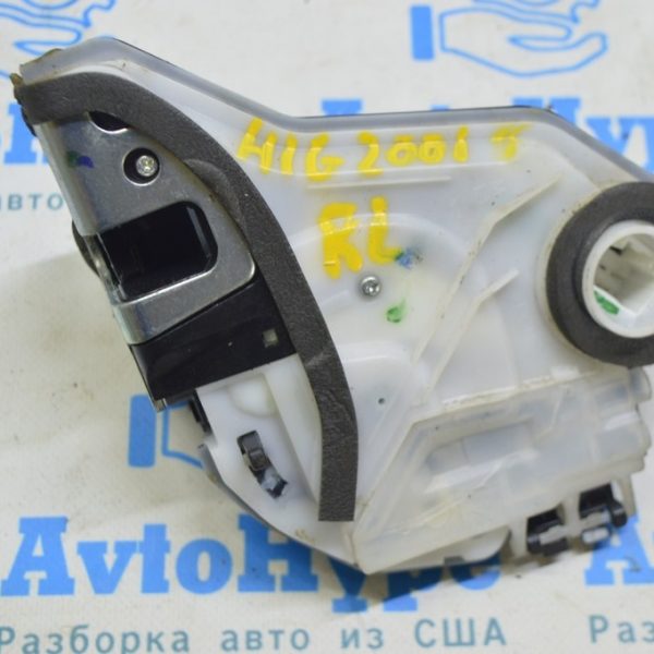Замок двери задней левой Toyota Highlander 20- 69060-0E070