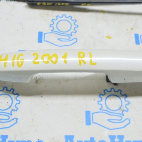 Ручка двери внешняя задняя левая Toyota Highlander 20- (01) цвет 070 белый перламутр 69211-0R070-B2