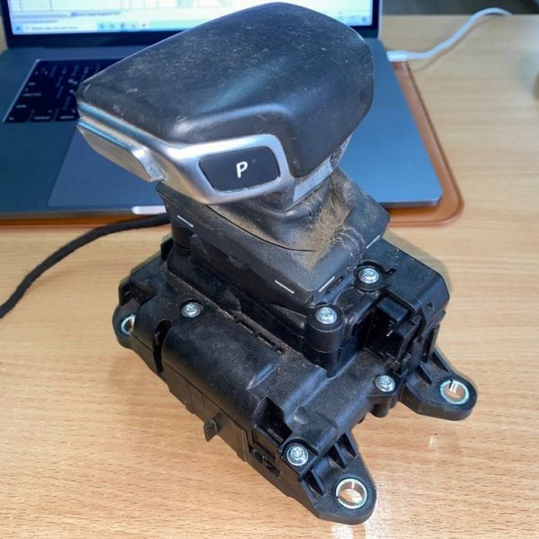 Шифтер КПП Audi Q7 4M 15- 4M1713041D