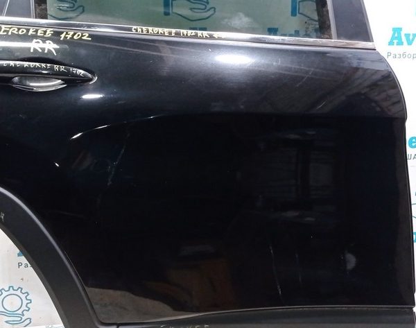 Дверь голая зад прав Jeep Cherokee KL 14-черная,цвет PXR (02) 68339346AD