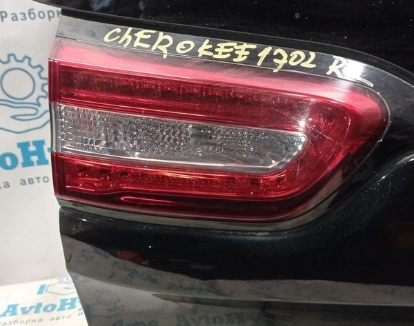 Фонарь внутренний (крышка багажника) левый Jeep Cherokee KL 14-18 дорест (02) 68330345AA