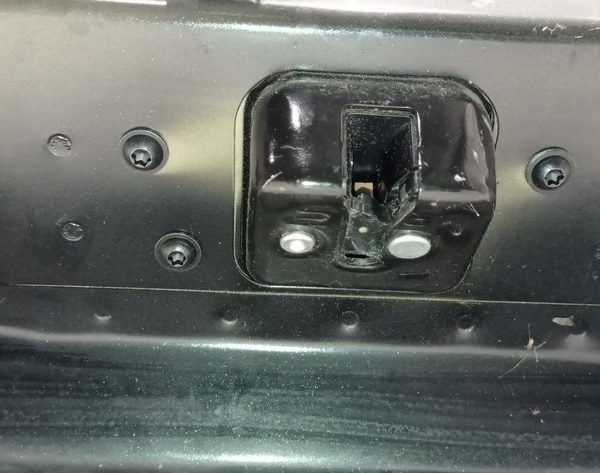 Замок двери багажника Jeep Cherokee KL 14- 68110603AC