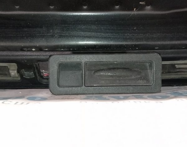 Кнопка двери багажника наружняя Jeep Cherokee KL 14- 68184314AA