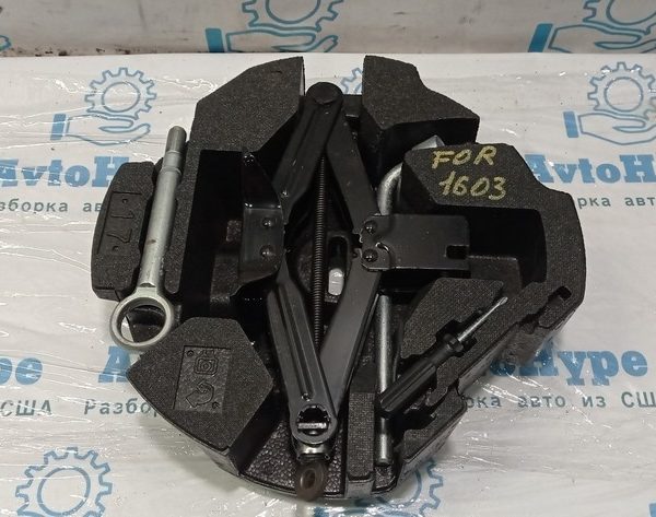 Набор инструмента (комплект) Subaru Forester 14-18 SJ
 (03) с пенопластом 91141SG000