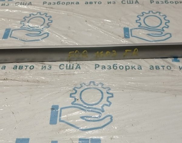 Накладка торпеды центральная серебристая Subaru Forester 14-18 SJ