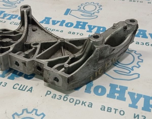 Кронштейн опоры двигателя правый VW Tiguan 09-17 06J199207P