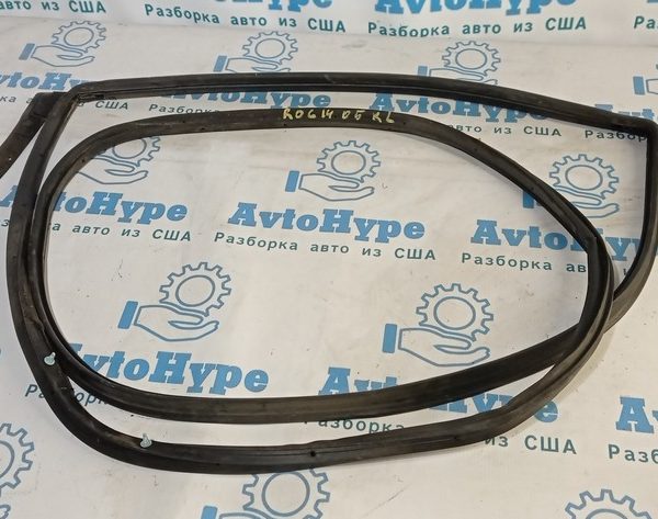 Уплотнитель двери зад лев Nissan Rogue 14- 82831-6FL1A