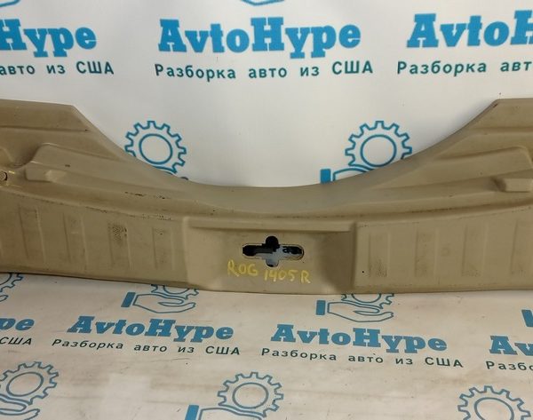 Накладка проема багажника Nissan Rogue 14- беж (05) деф 84992-4BA0B