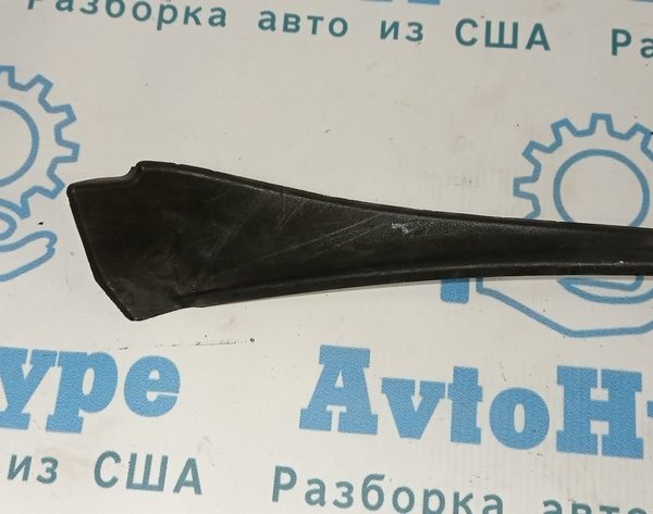 Уплотнитель решетки дворников прав Nissan Rogue 14- 66894-4CL0A