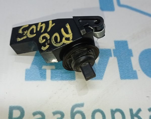 Замок лючка бензобака Nissan Rogue 14- 78827-ED00B