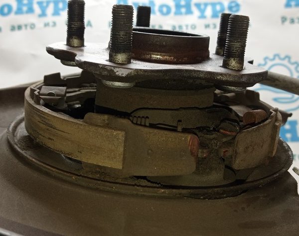 Трос стояночного тормоза прав Nissan Rogue 14- 442504BA0A