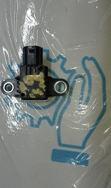 Датчик подушки безопасности дверь Nissan Rogue 14- (05) 98836-3TA0A