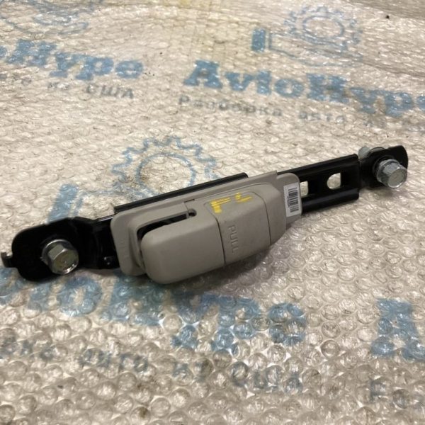 Фиксатор ремня безопасности вертикальный на стойке Nissan Sentra 13-19 левый