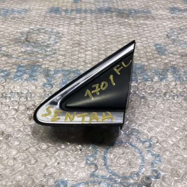 Молдинг крыла уголок лев Nissan Sentra 13-19 96319-3SG0A