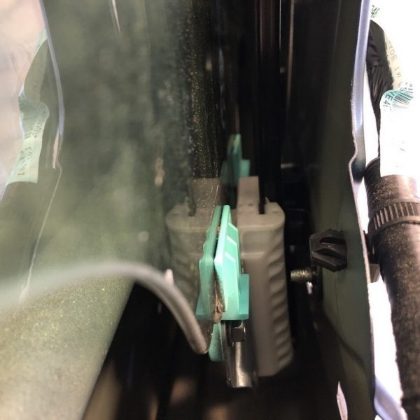 Стекло двери перед лев Nissan Sentra 15-19 80301-9AM0A