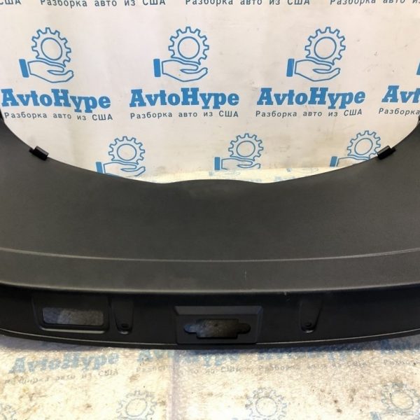 Обшивка двери багажника Infiniti QX30 17- 909015DA0A