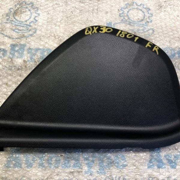 Накладка торпеды правая Infiniti QX30 17- боковая 684985DF0A