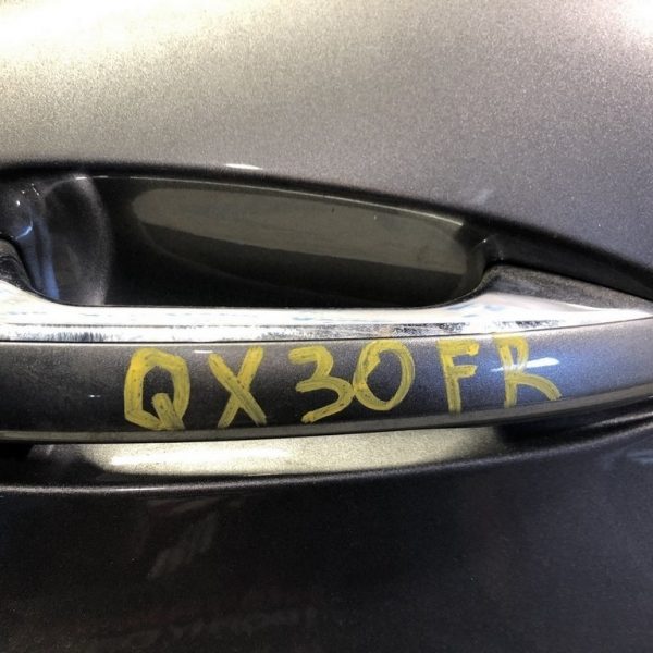 Ручка двери внешняя зад прав Infiniti QX30 17- 826405DB0A