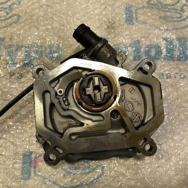 Вакуумный насос двигателя Infiniti QX30 17- a2701800901