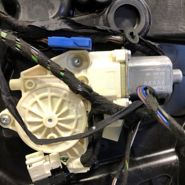 Стеклоподъемник с мотором перед лев Infiniti QX30 17- 80721-5DM0A