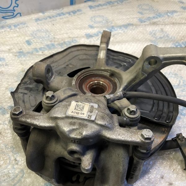 Цапфа со ступицей перед лев Infiniti QX30 17- 40015-5DA0A