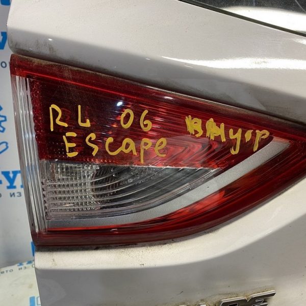 Фонарь внутренний (крышка багажника) левый Ford Escape MK3 13-16 дорест CJ5Z-13405-A