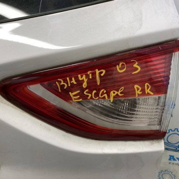Фонарь внутренний (крышка багажника) правый Ford Escape MK3 13-16 дорест CJ5Z-13404-A