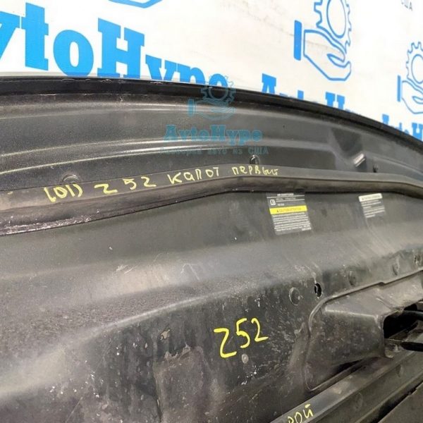 Уплотнитель капота первый Nissan Murano z52 15-