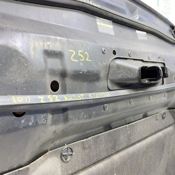 Уплотнитель капота второй Nissan Murano z52 15-