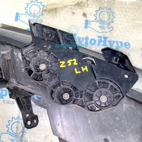 Крепление переднего бампера под фарой левое Nissan Murano z52 15- 26092-5AA5A