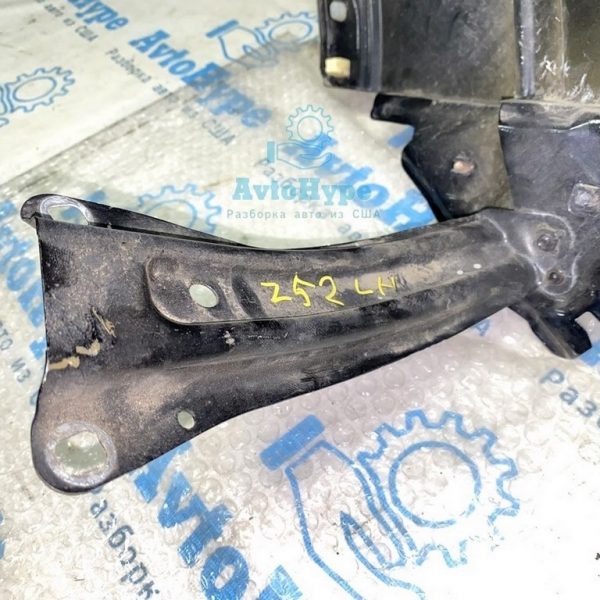 Кронштейн крыла лев Nissan Murano z52 15- 631815AA0A