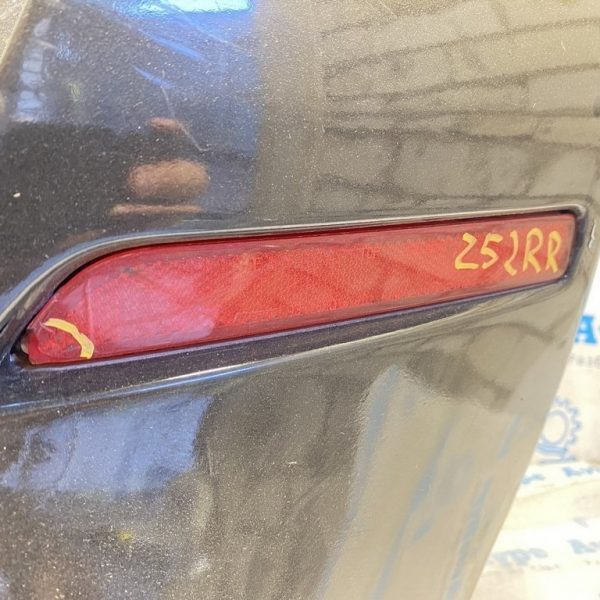 Отражатель зад прав Nissan Murano z52 15- (01) деф.,нет кусочка слева 265608990B