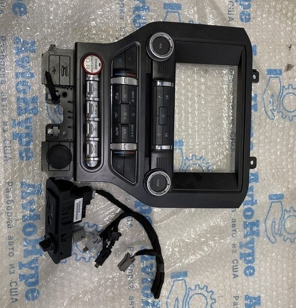 Монитор, дисплей, навигация Ford Mustang mk6 15- большой с панелью упр.и хабом Реализ.Саша GR3Z10D885FA