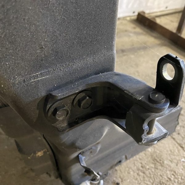 Петля двери нижняя перед лев Nissan Murano z52 15- 80400-5AA0B