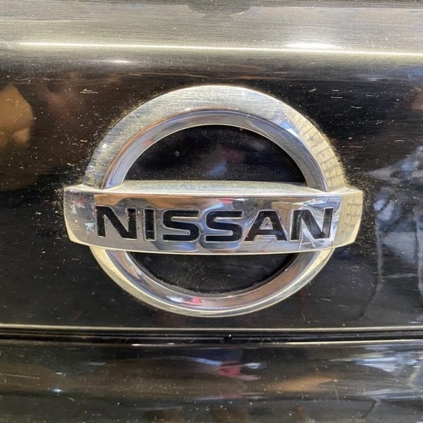 Эмблема NISSAN двери багажника Nissan Murano z52 15- 90890-5AA0A