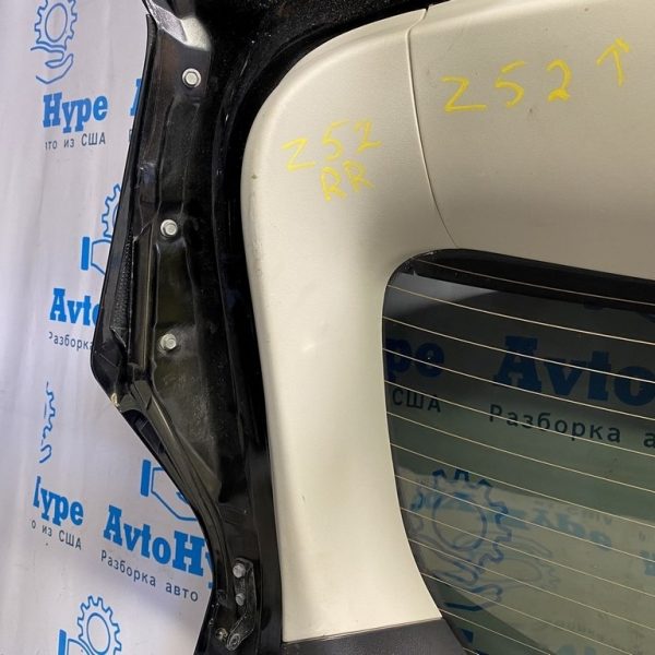 Обшивка двери багажника прав  Nissan Murano z52 15- 90902-5AA1A