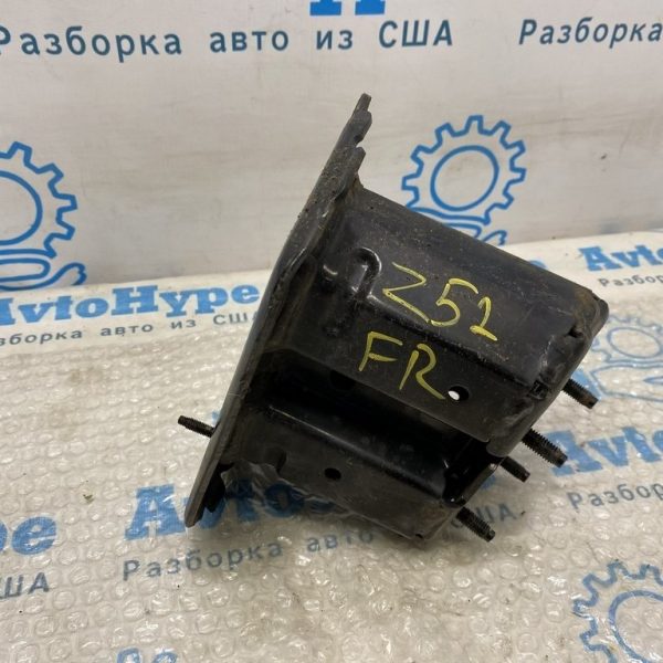 Клык усилителя переднего бампера прав Nissan Murano z52 15- 622105AA0A