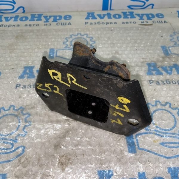 Клык усилителя заднего бампера прав Nissan Murano z52 15- 852205AA0A