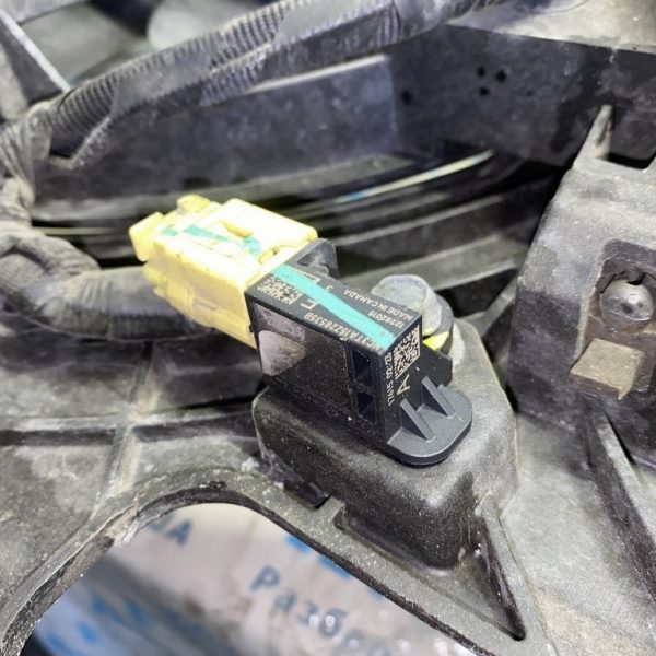 Датчик подушки безопасности передний Nissan Murano z52 15- 985813TA5A