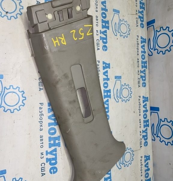 Накладка центральной стойки верхняя (ремень) правая Nissan Murano z52 15- серая 769135AA1A