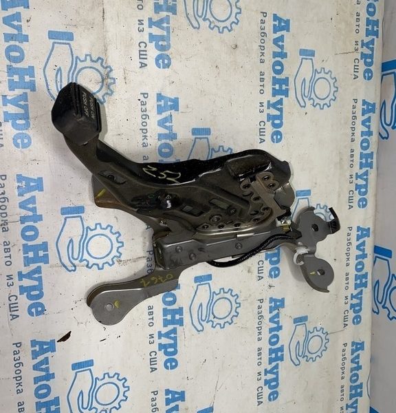 Рычаг стояночного тормоза с тросом Nissan Murano z52 15- 36010-5AA0A