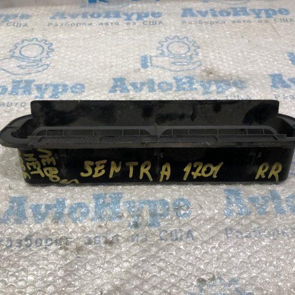 Щиток вентиляции правый Nissan Sentra 13-19 76805-2DR0A