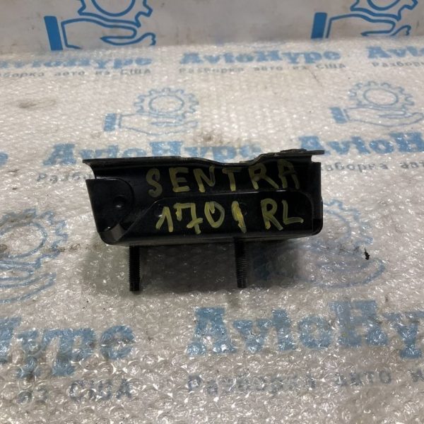 Клык усилителя заднего бампера лев Nissan Sentra 13-19 85211-3SH0A